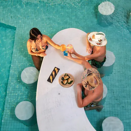 Athina Luxury Hotel 4*